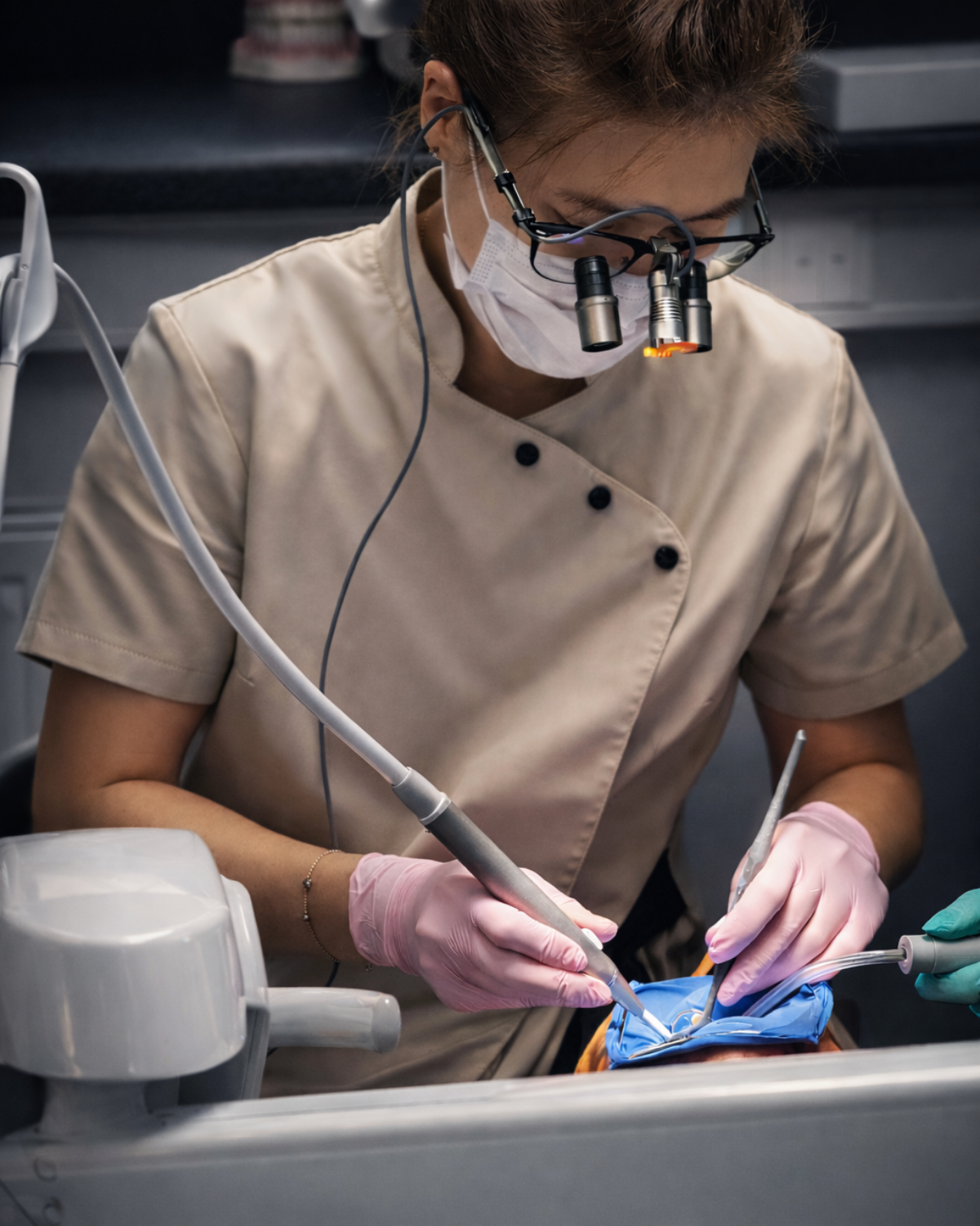 Zachování zubu vs. extrakce — Estoma Clinic