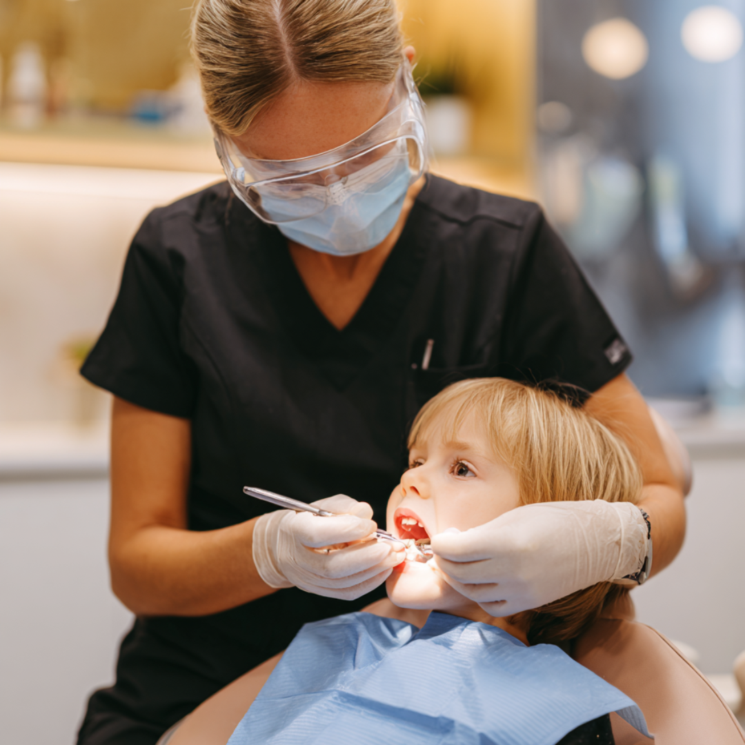 Dítě u zubaře – první zkušenost — Estoma Clinic