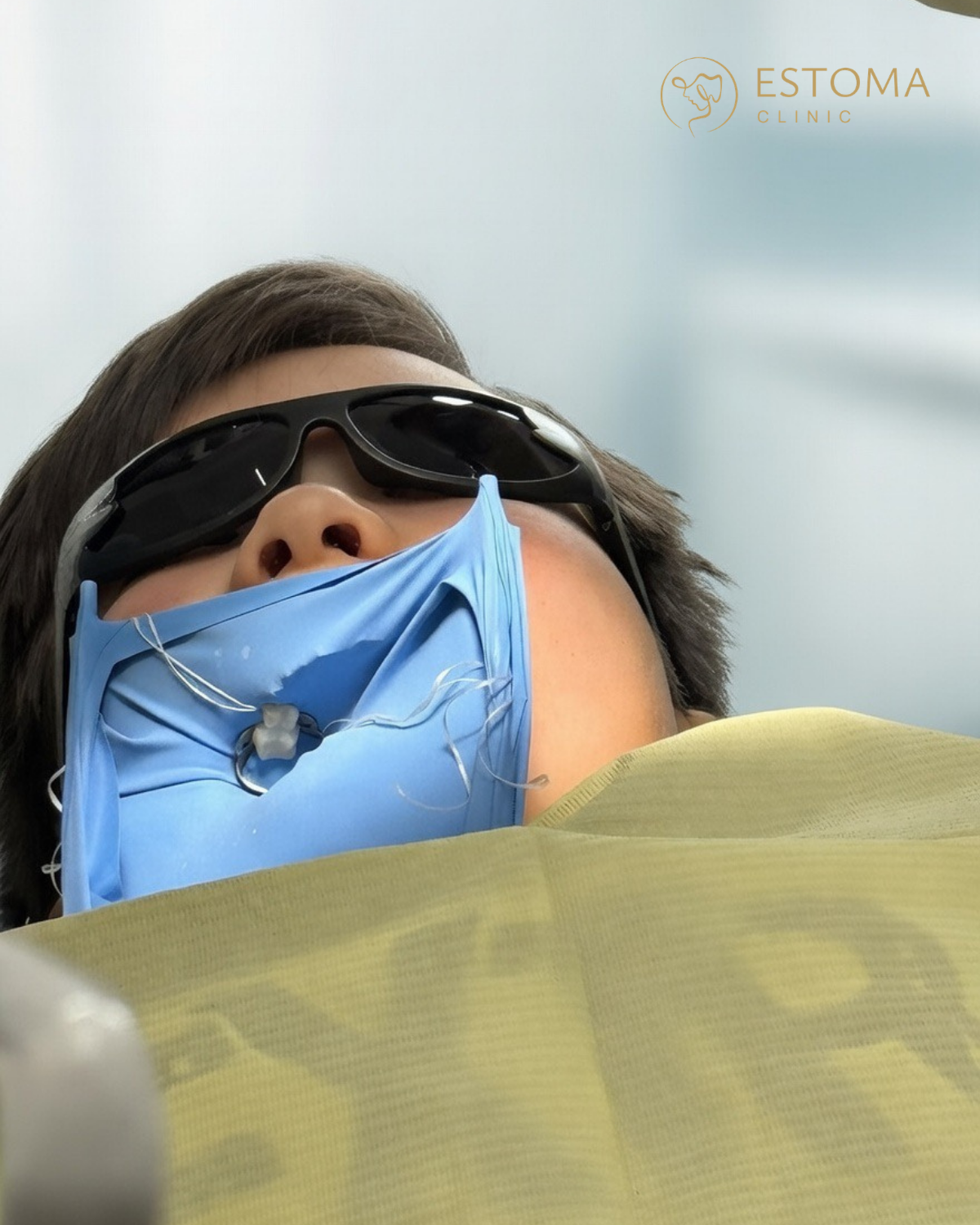 Dětský pacient u zubaře — Estoma Clinic